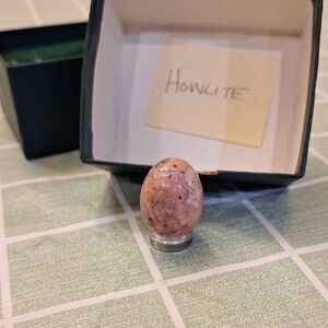 Vintage Howelite & Obsidian Egg With Stand Set